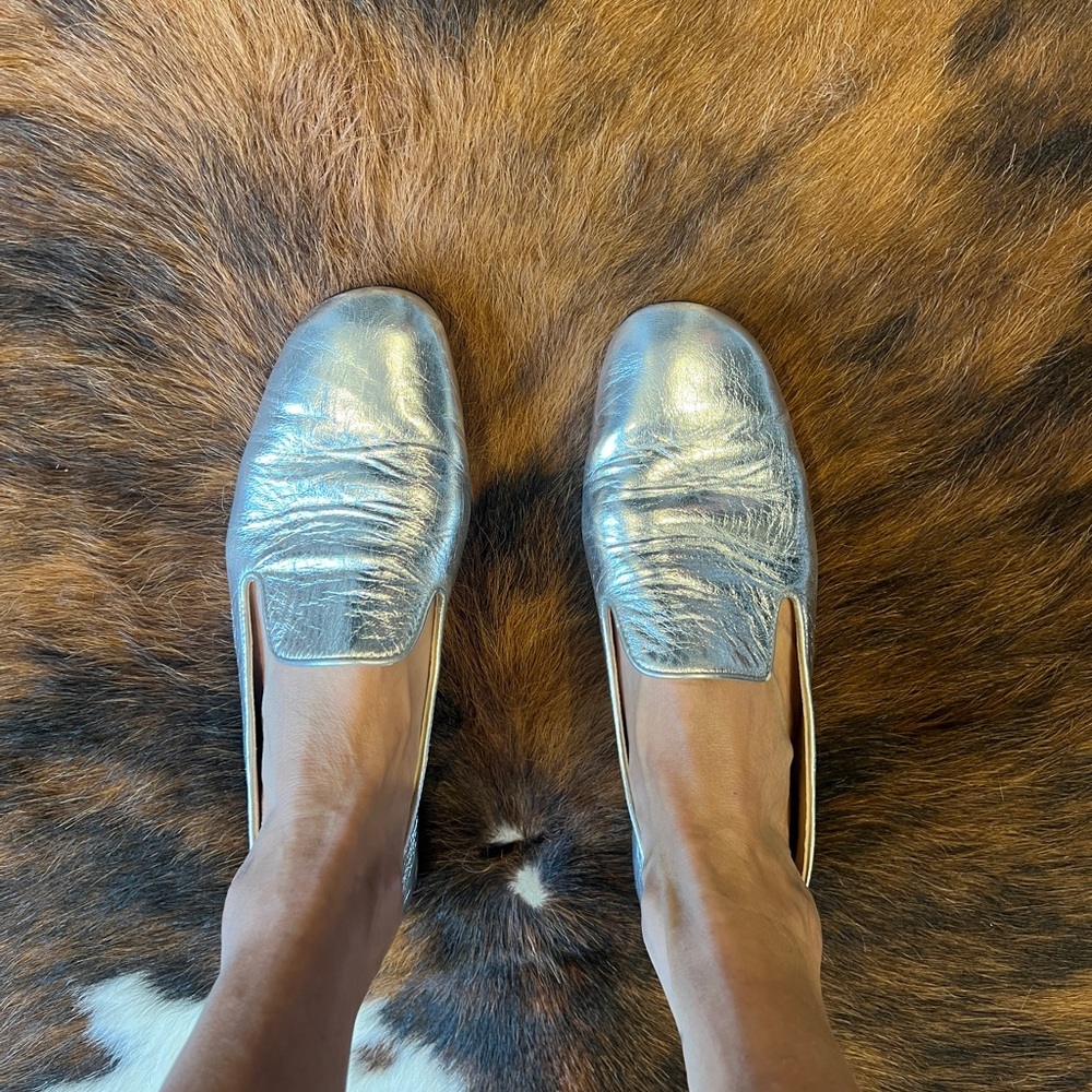 Stuart Weitzman Silver Smoking slippers shoes Size 9